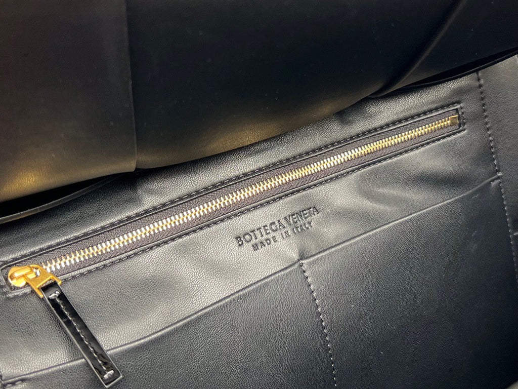 Bottega Veneta Mini Arco Bag