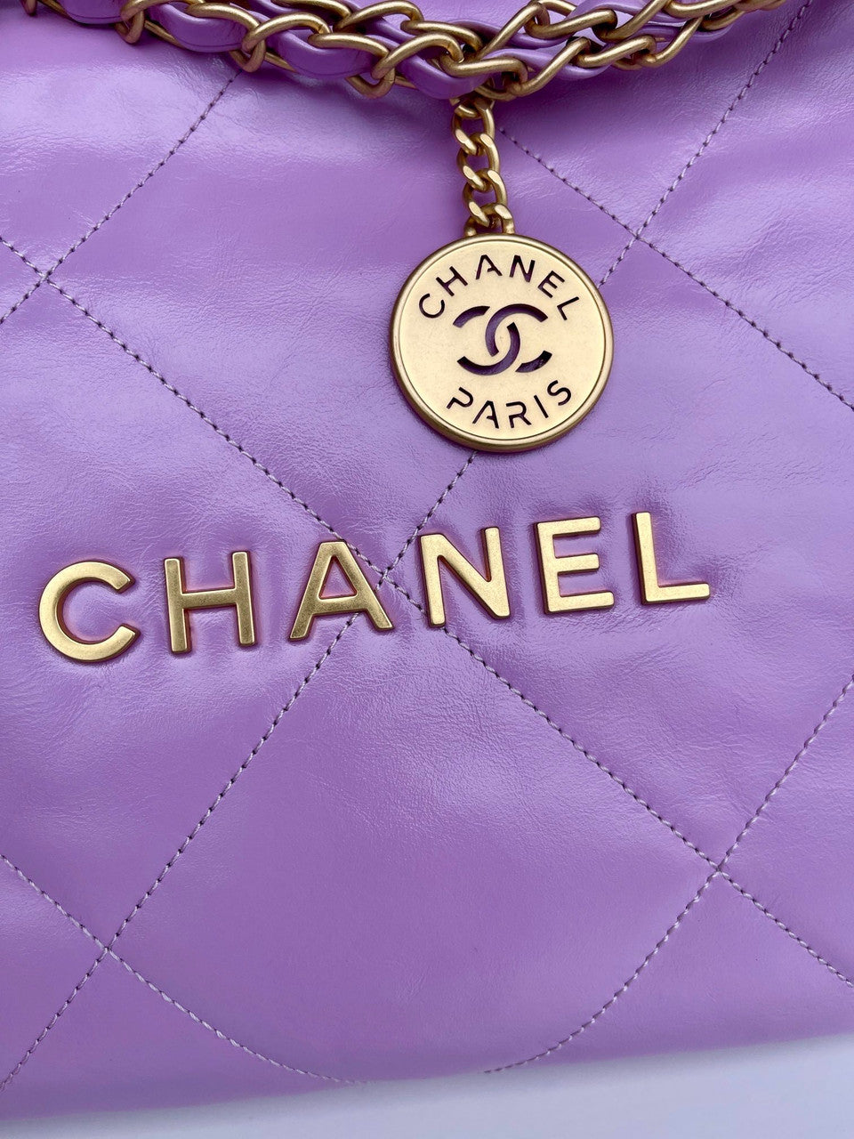 CHANEL 22 HANDBAG PURPLE