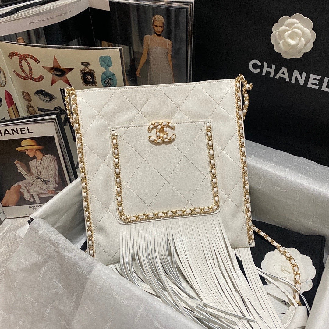 CHANEL SMALL TOTE WITH TASSEL WHITE