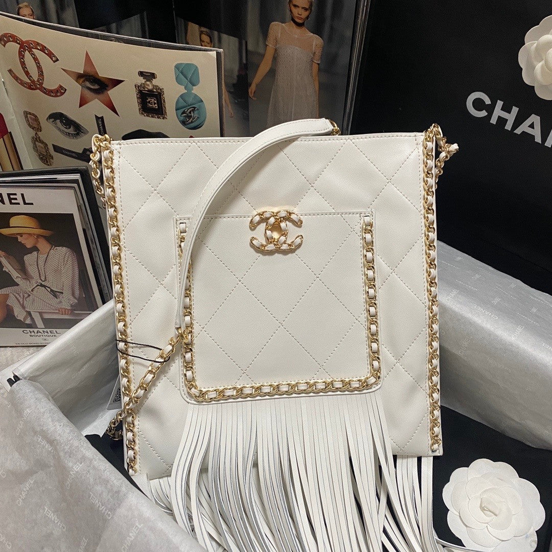 CHANEL SMALL TOTE WITH TASSEL WHITE