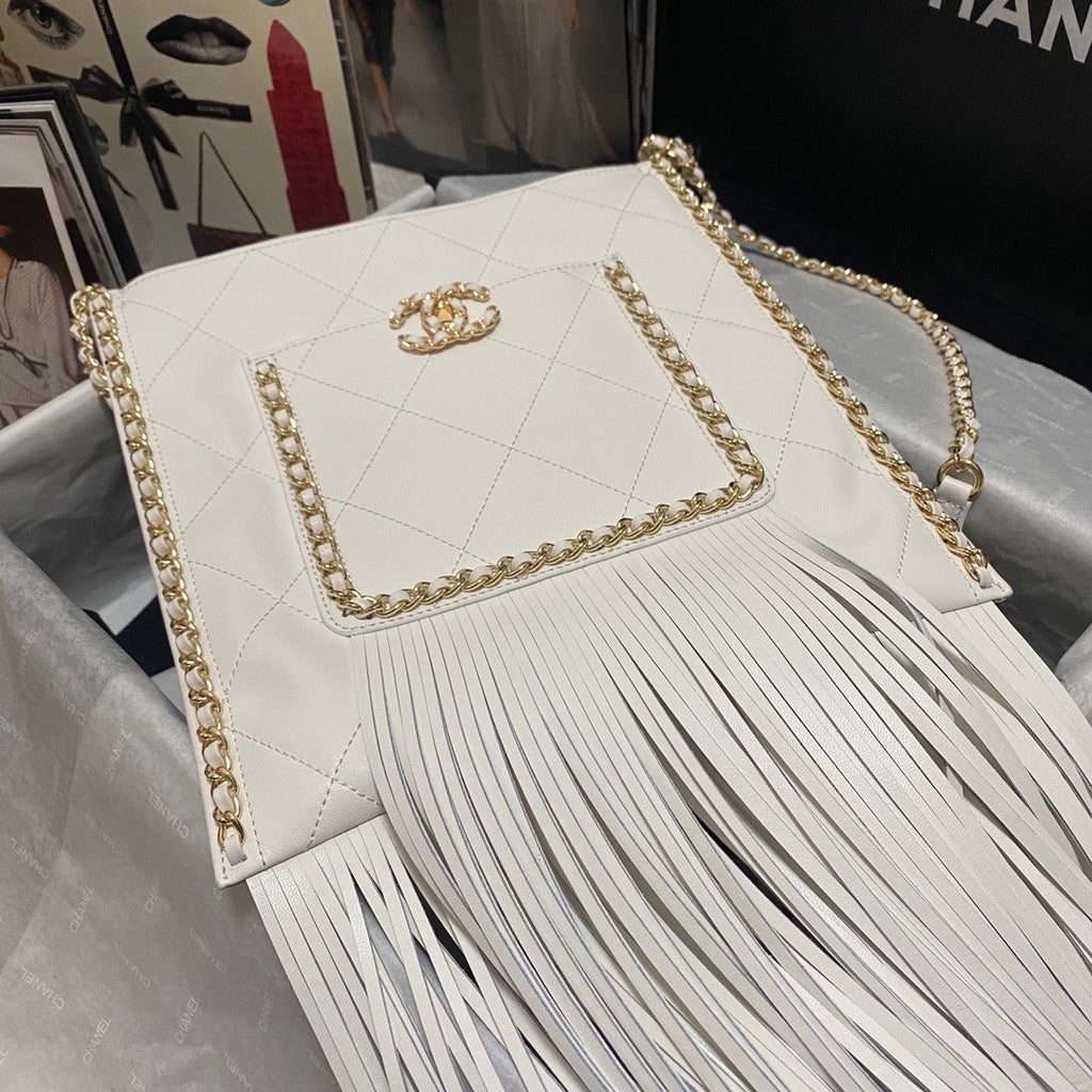 CHANEL SMALL TOTE WITH TASSEL WHITE
