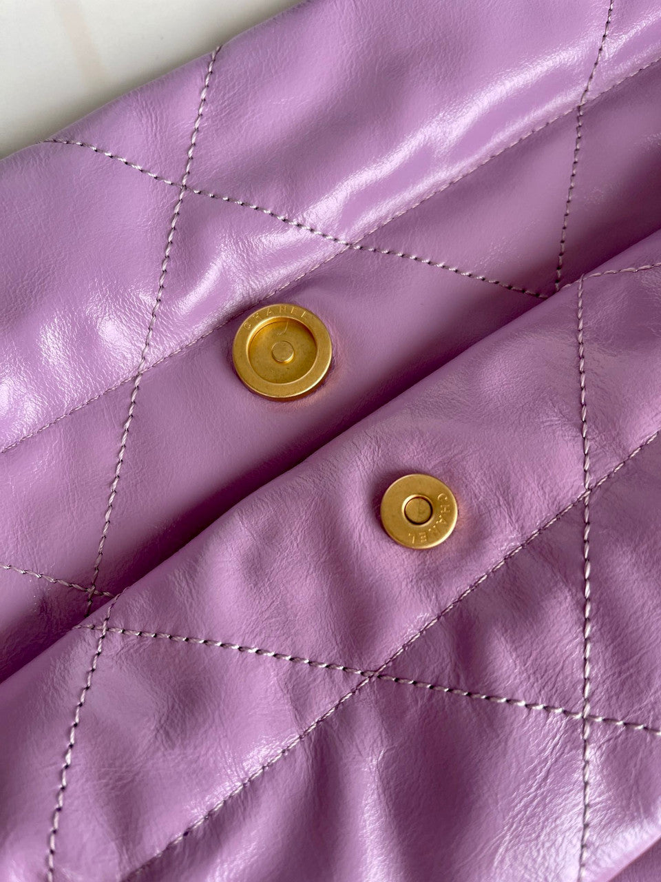 CHANEL 22 LARGE HANDBAG PURPLE