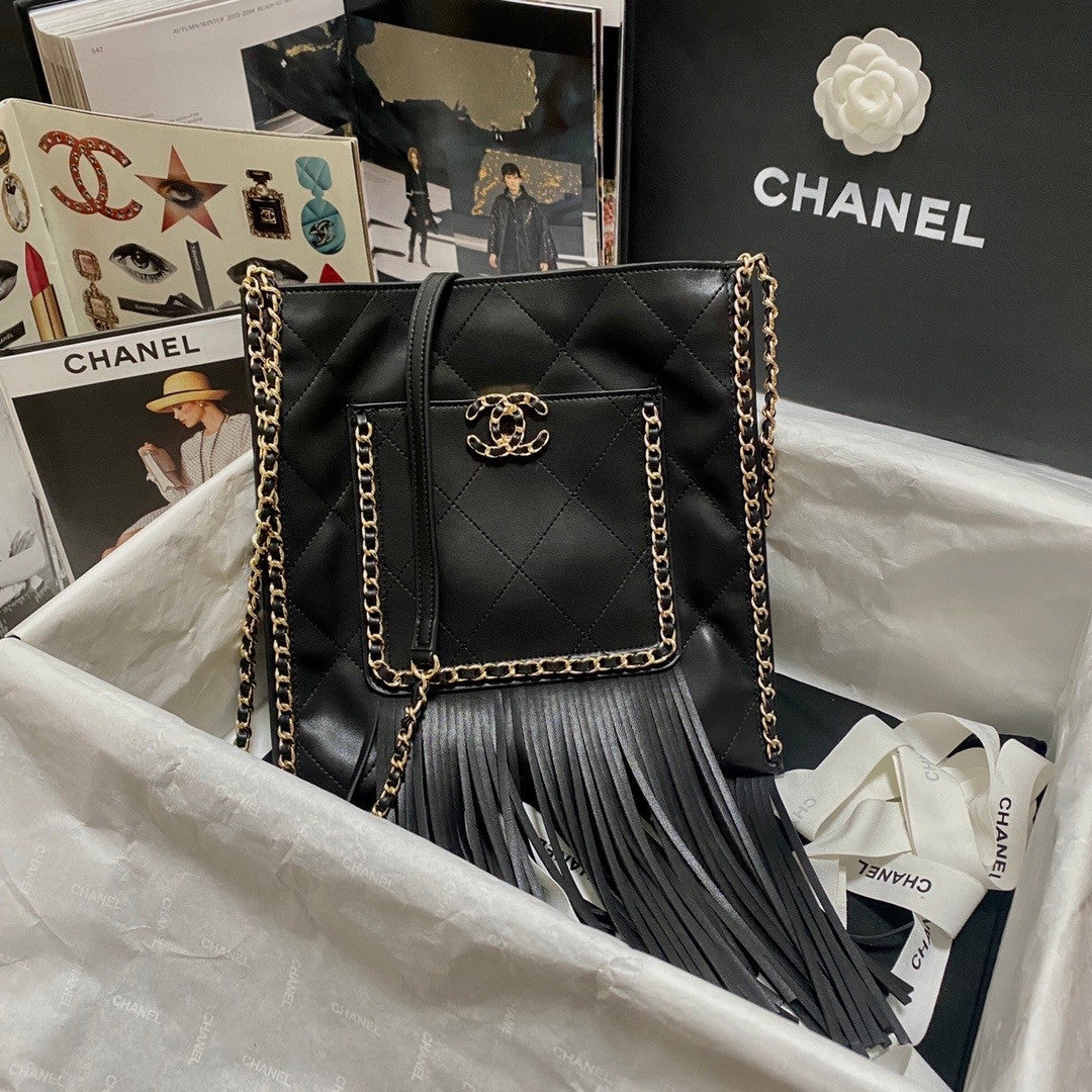 CHANEL SMALL TOTE WITH TASSEL BLACK