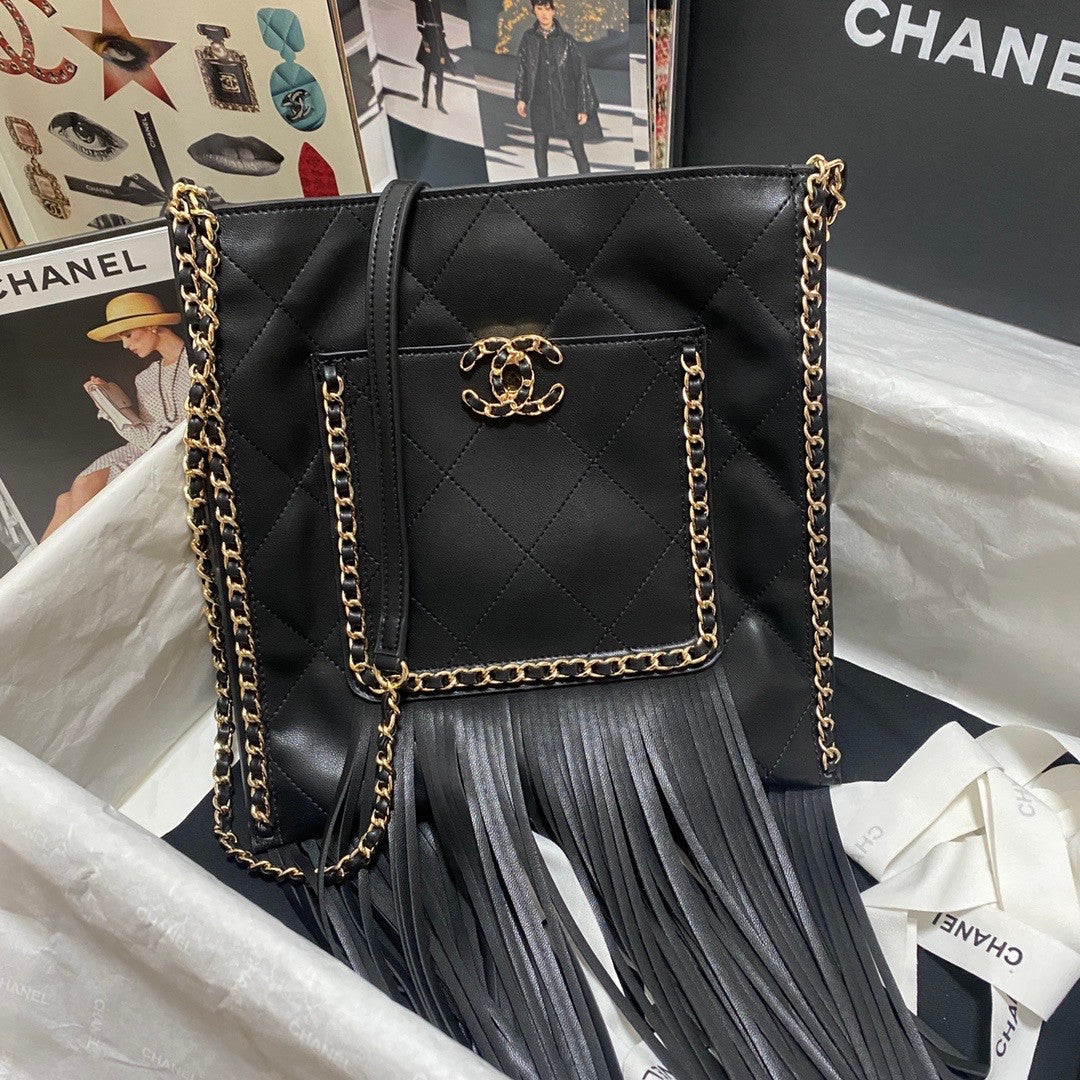 CHANEL SMALL TOTE WITH TASSEL BLACK