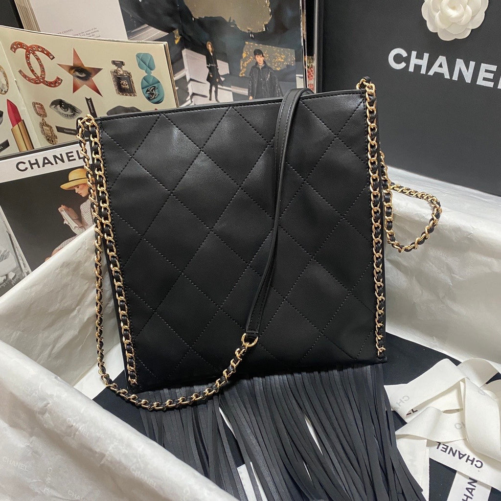 CHANEL SMALL TOTE WITH TASSEL BLACK