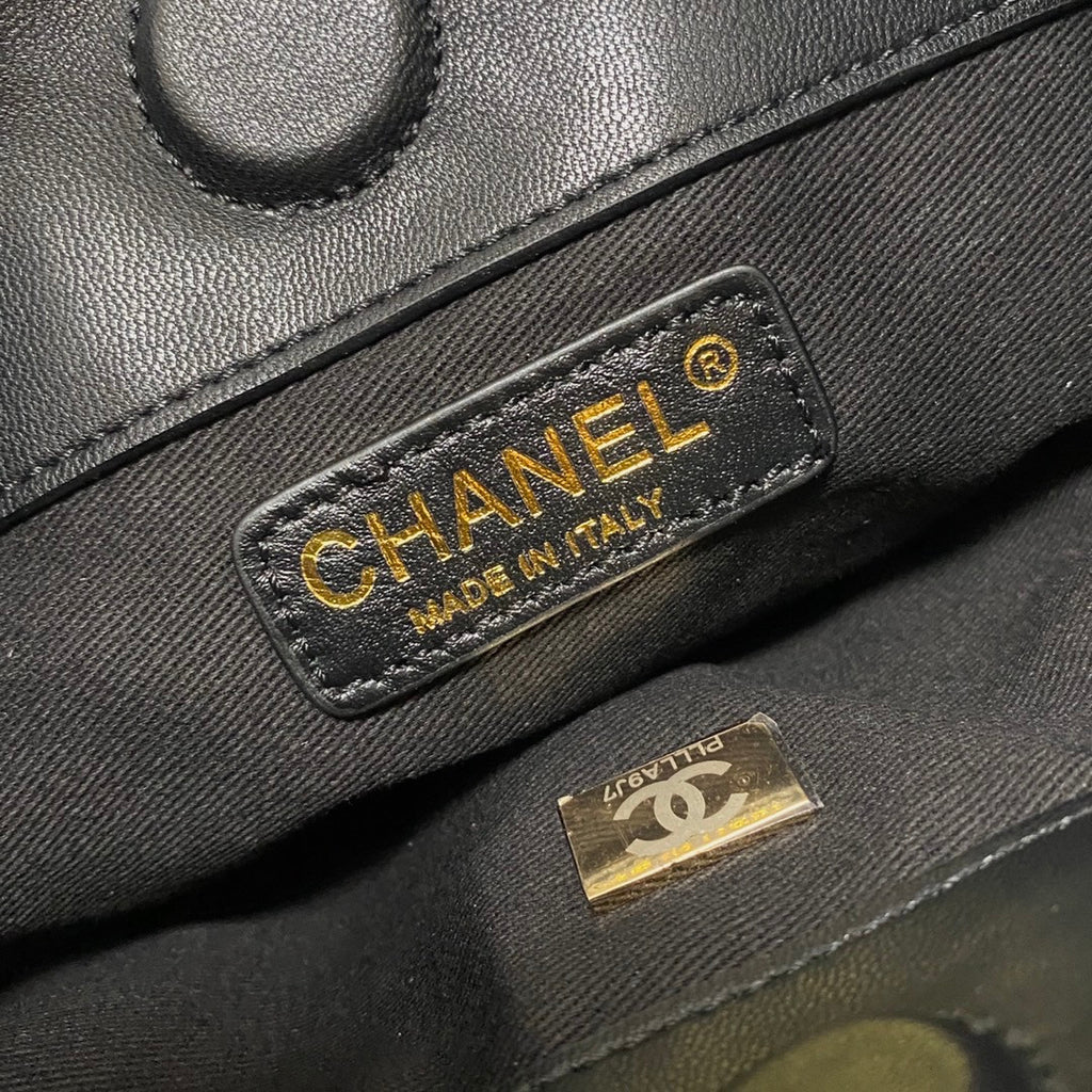 CHANEL SMALL TOTE WITH TASSEL BLACK