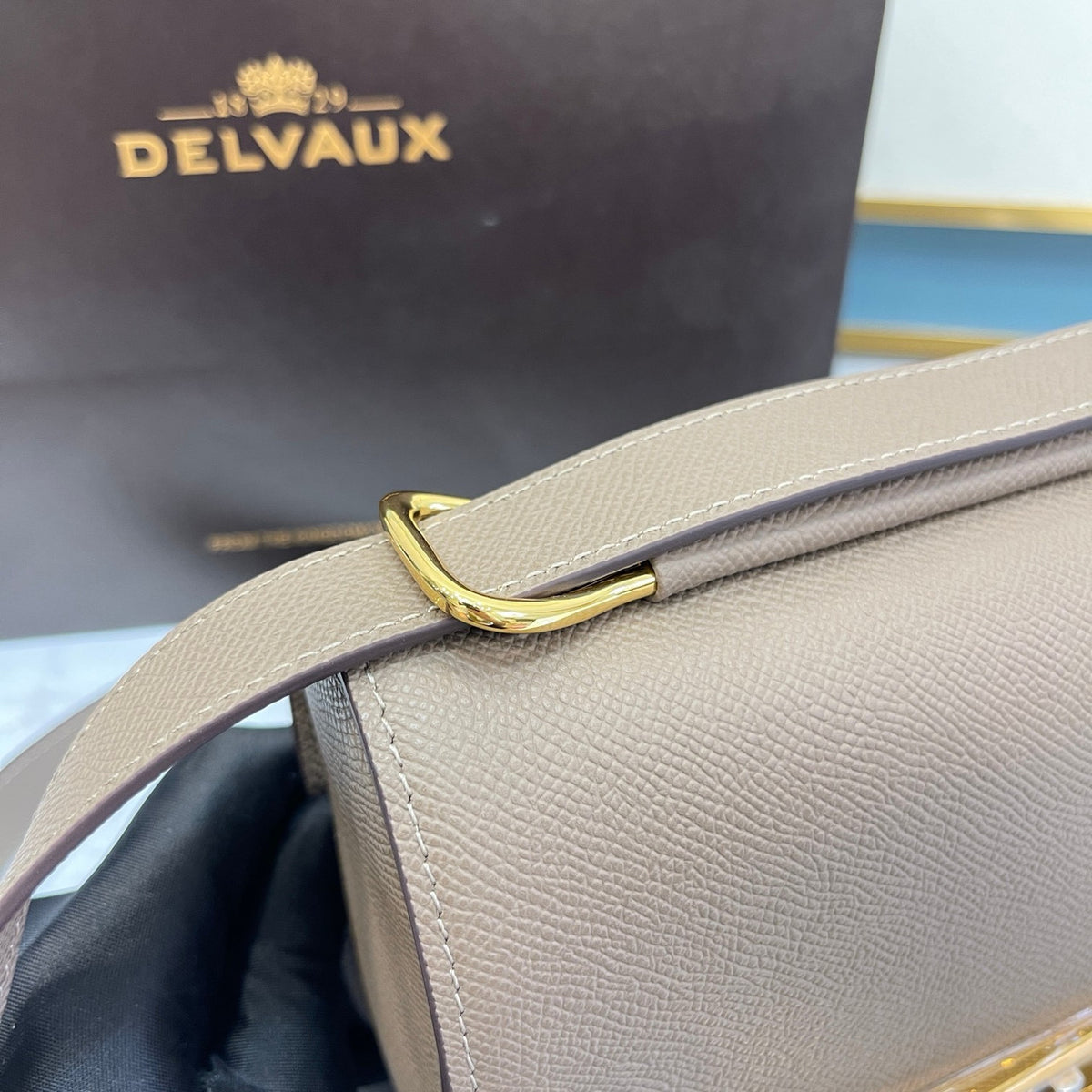 Delvaux Lingot in Alpina Calf