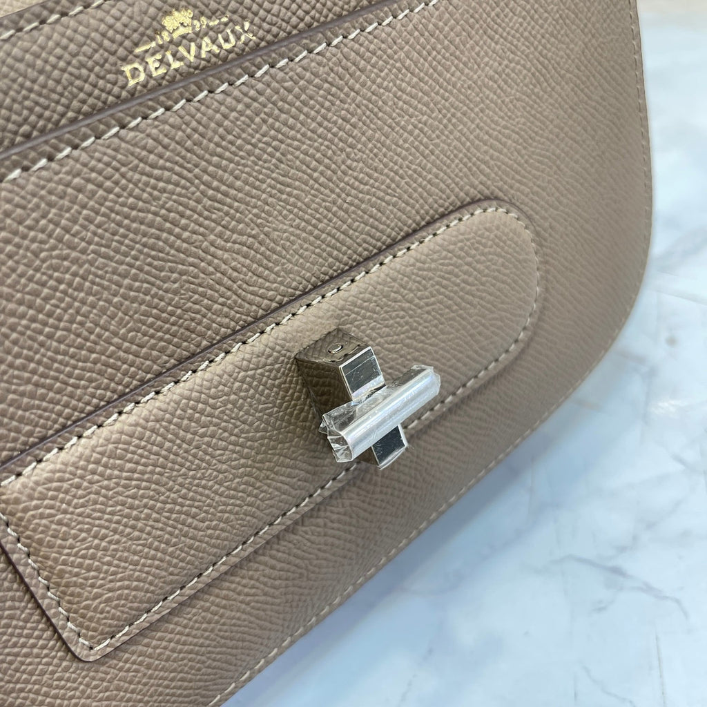 Delvaux Lingot in Alpina Calf