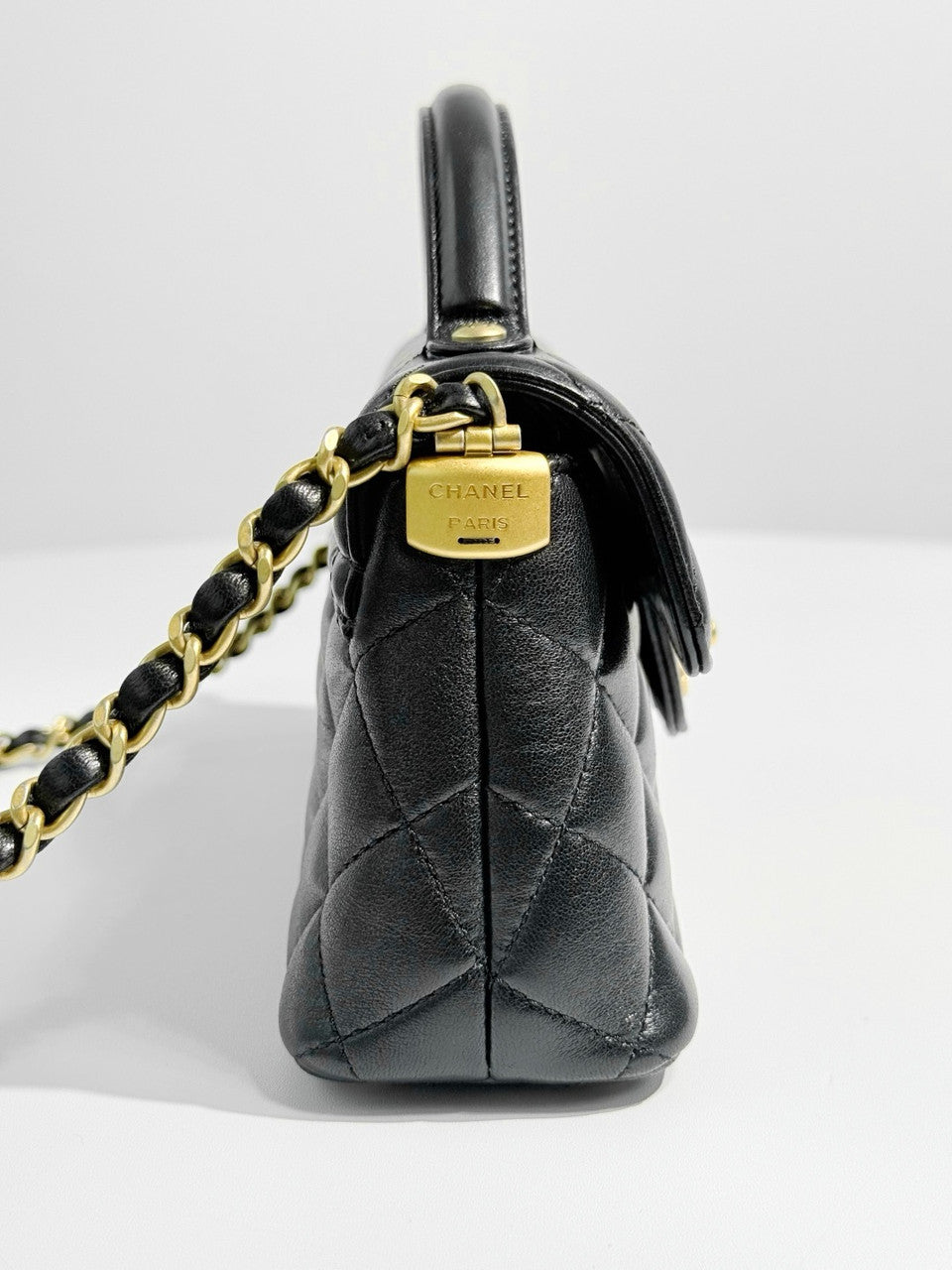 Chanel SPRING-SUMMER 2025 PRE-COLLECTION  BLACK MINI FLAP BAG WITH TOP HANDLE