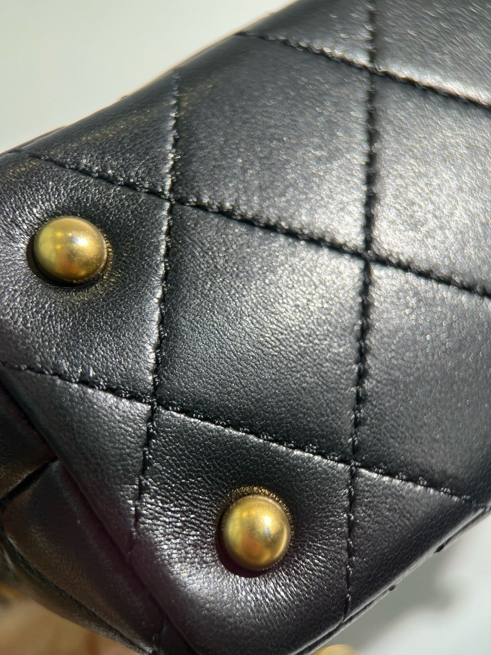 Chanel SPRING-SUMMER 2025 PRE-COLLECTION  BLACK MINI FLAP BAG WITH TOP HANDLE