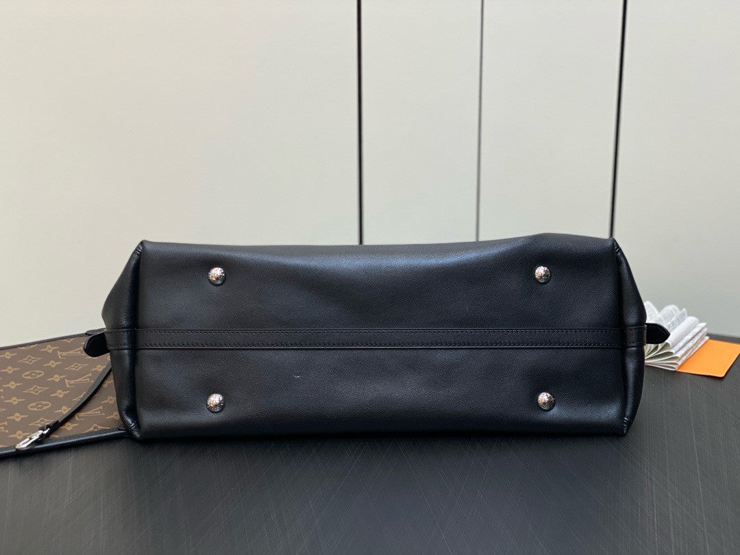 Louis Vuitton M46288 CarryAll PM Bag