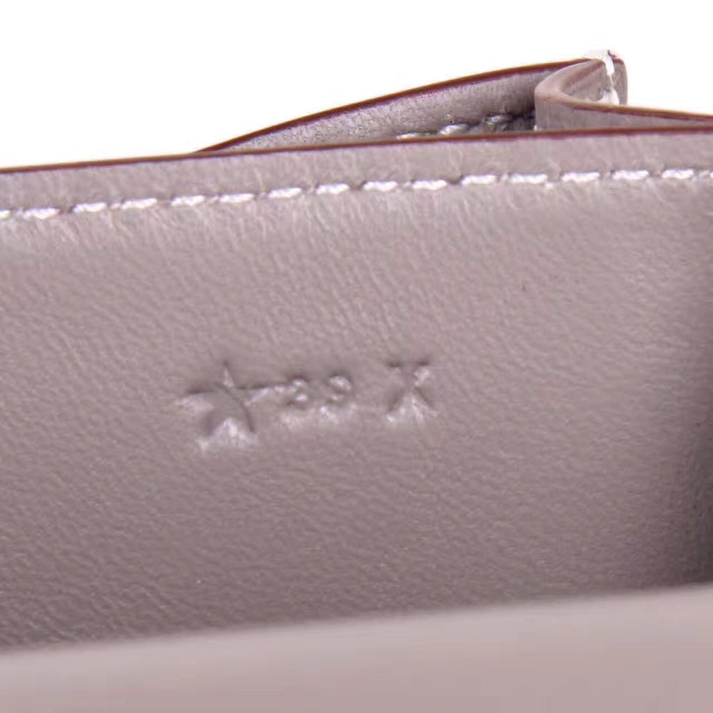 Hermes Gris Tourterelle Constance Epsom leather 18cm Gold Hardware