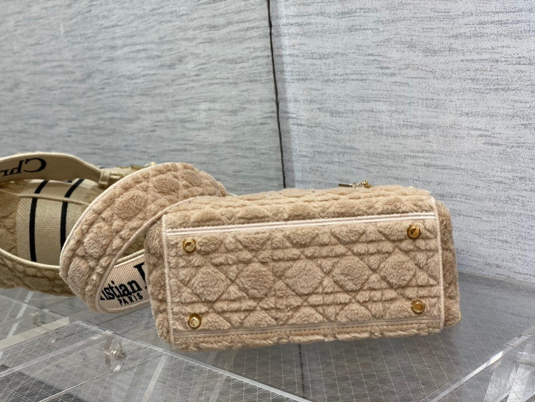 Christian Dior MEDIUM LADY D-LITE BAG Latte Cannage Shearling  Brown