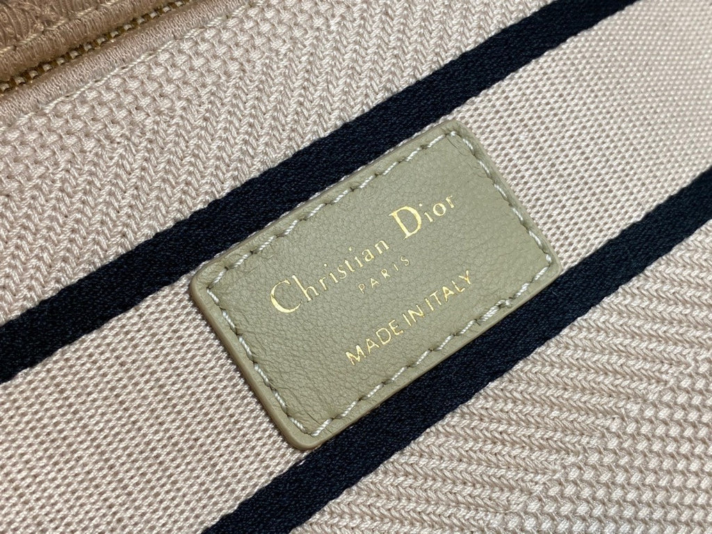 Christian Dior MEDIUM LADY D-LITE BAG Latte Cannage Shearling  Brown