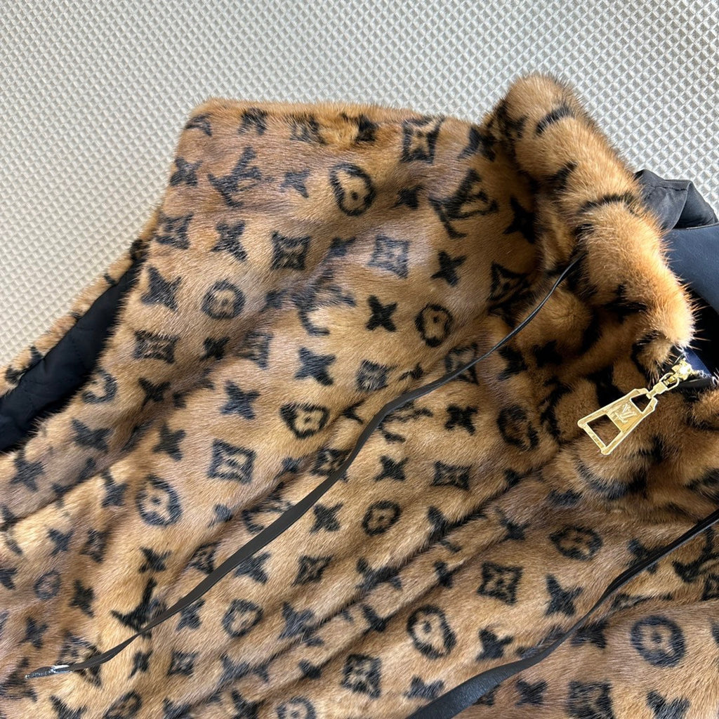 Louis Vuitton 1AAAYA MONOGRAM MINK OPEN ARM JACKET (Worldwide Sold-out)