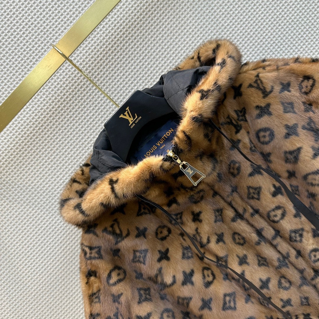 Louis Vuitton 1AAAYA MONOGRAM MINK OPEN ARM JACKET (Worldwide Sold-out)