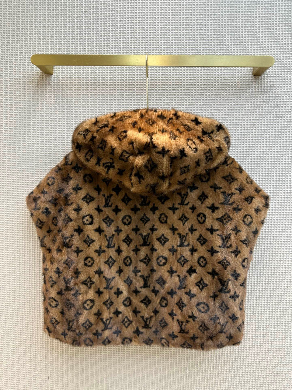 Louis Vuitton 1AAAYA MONOGRAM MINK OPEN ARM JACKET (Worldwide Sold-out)