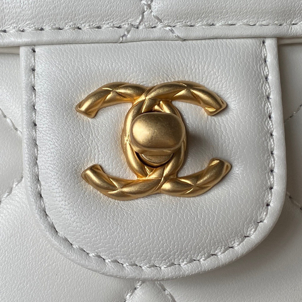 Chanel SMALL VANITY CASE SS2023 White
