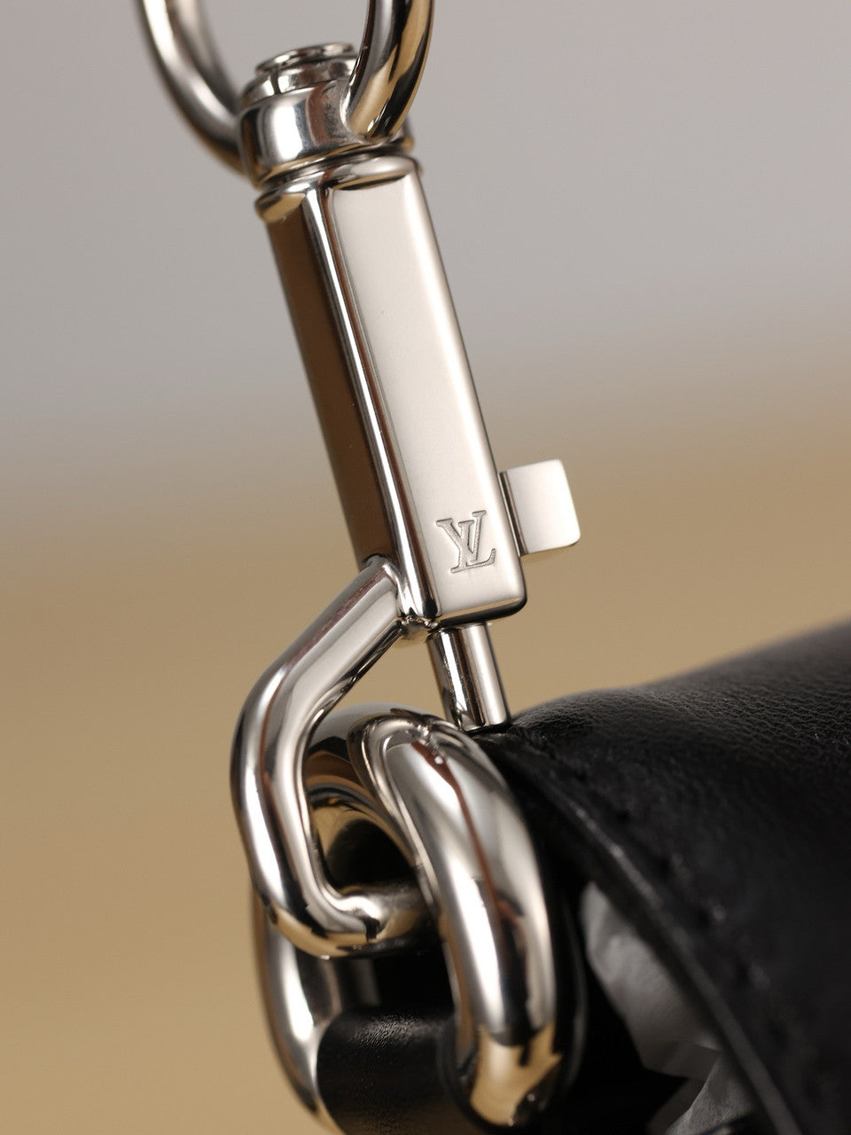 Louis Vuitton M12192 Sunset Vibe