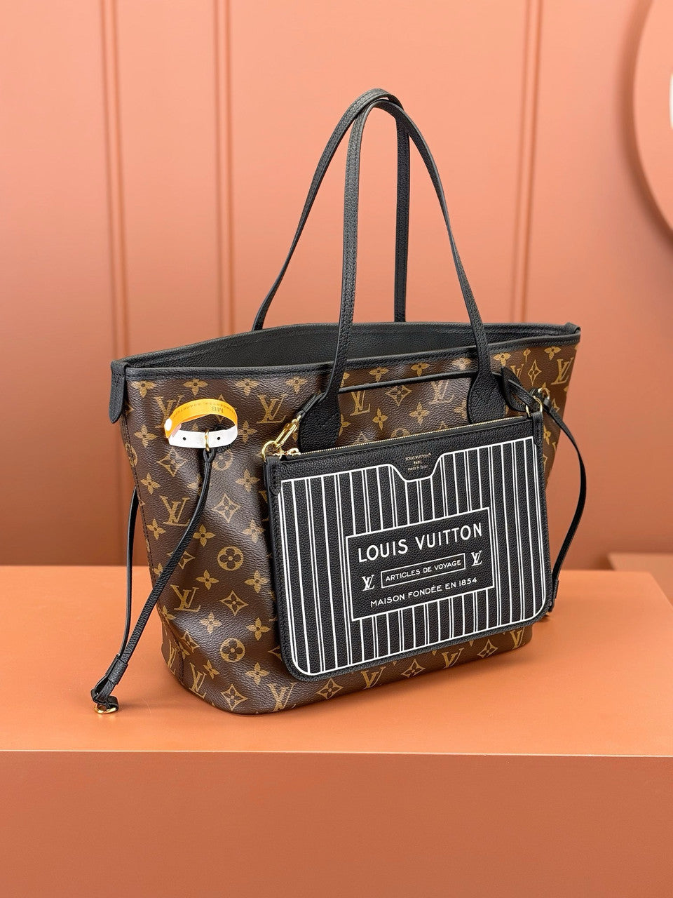 Louis Vuitton M11946 New Neverfull Reversible Neverfull Inside Out MM Bag