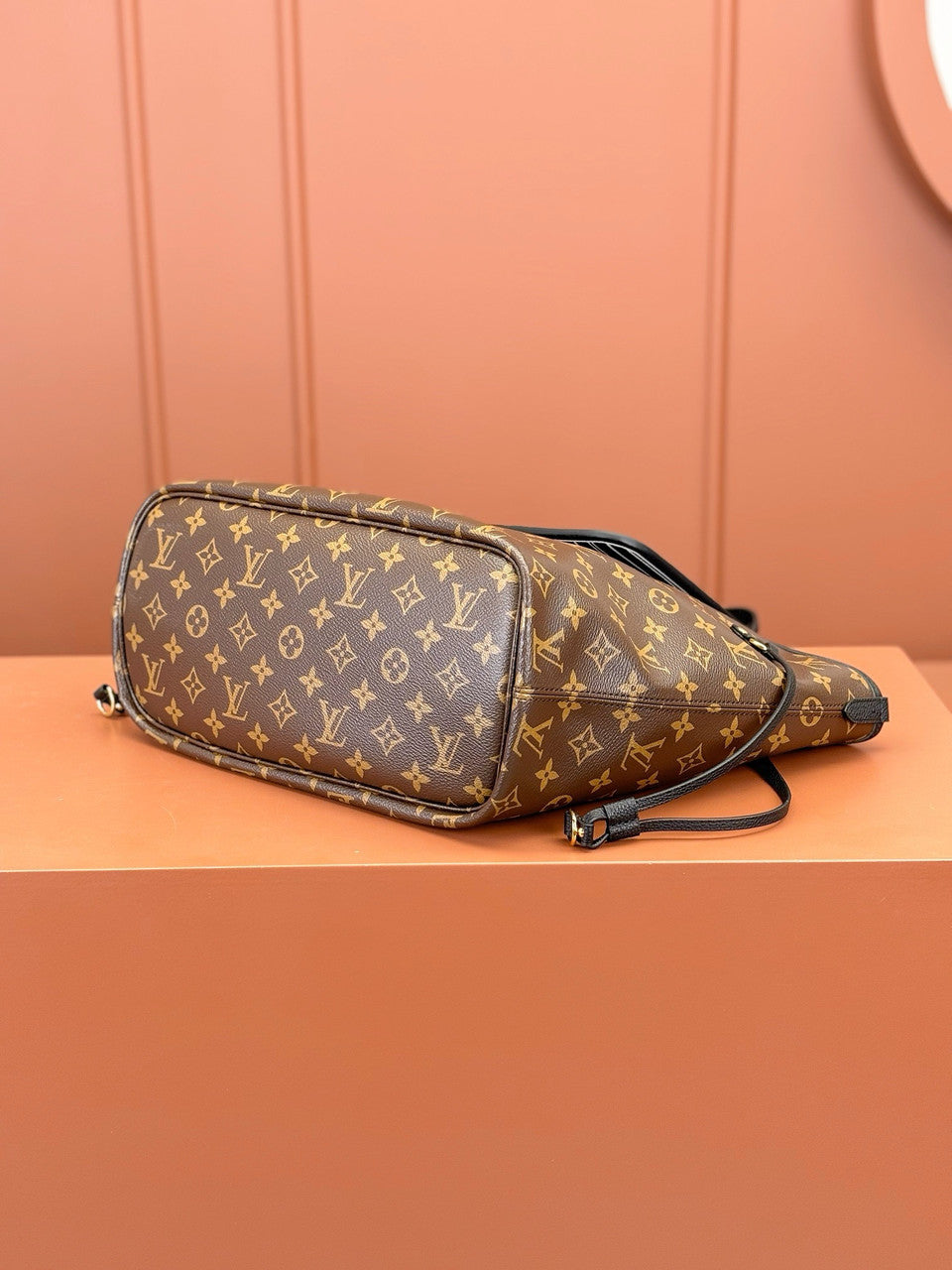 Louis Vuitton M11946 New Neverfull Reversible Neverfull Inside Out MM Bag