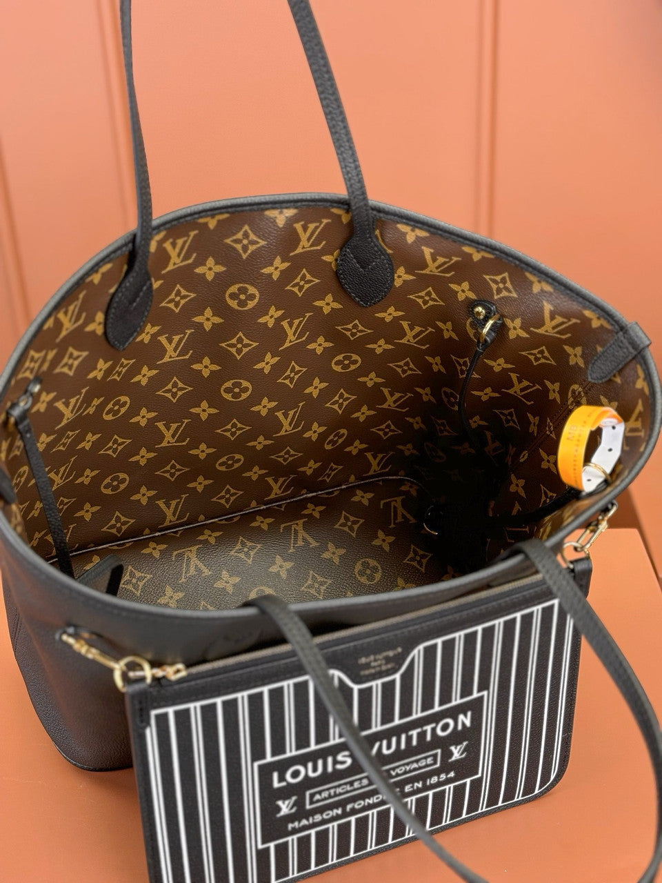 Louis Vuitton M11946 New Neverfull Reversible Neverfull Inside Out MM Bag