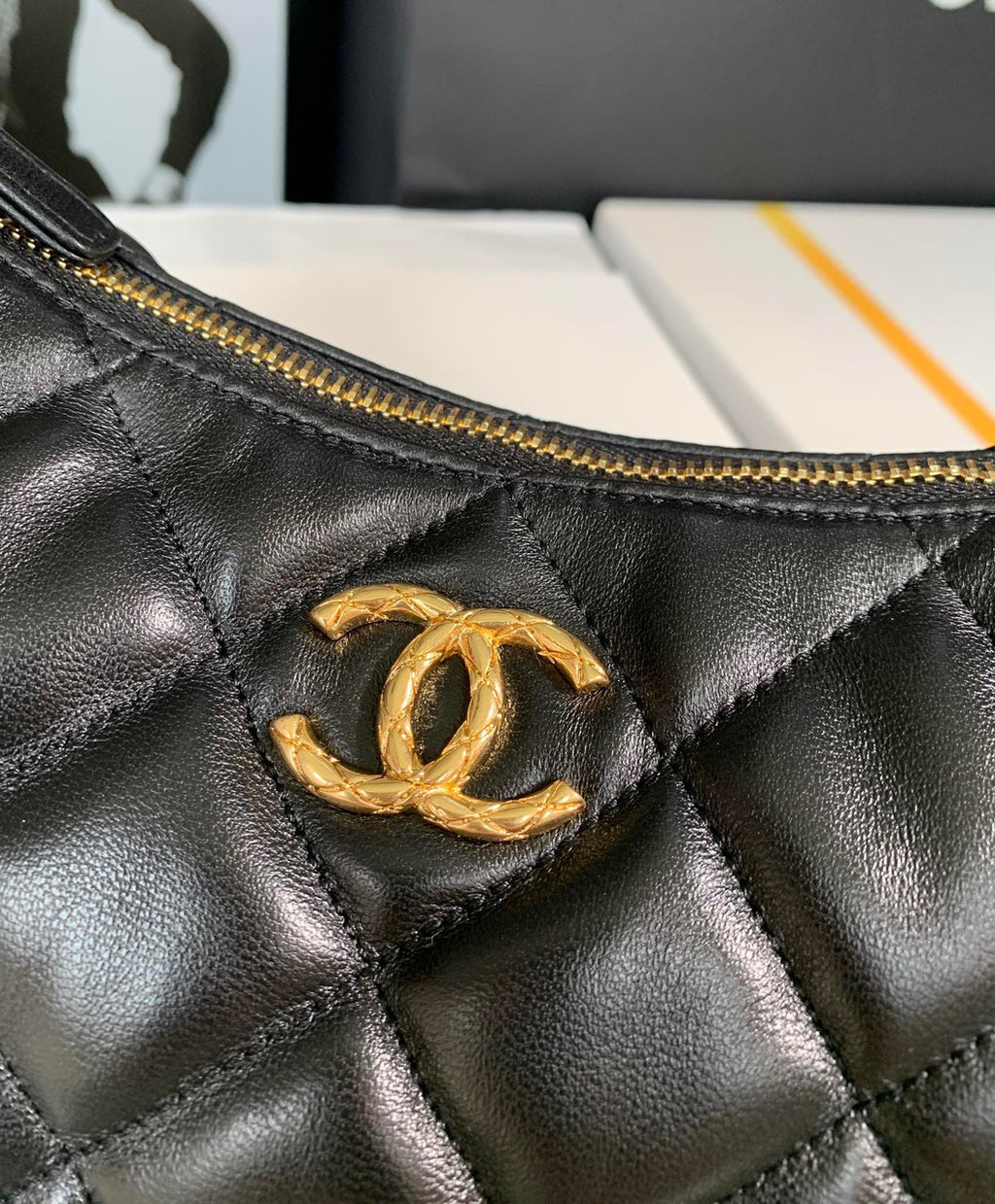 Chanel MAXI HOBO BAG SS2022