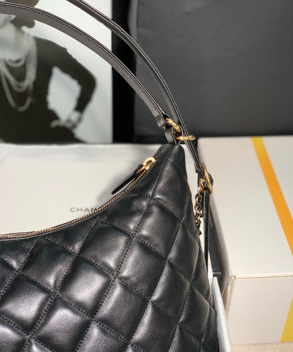Chanel MAXI HOBO BAG SS2022