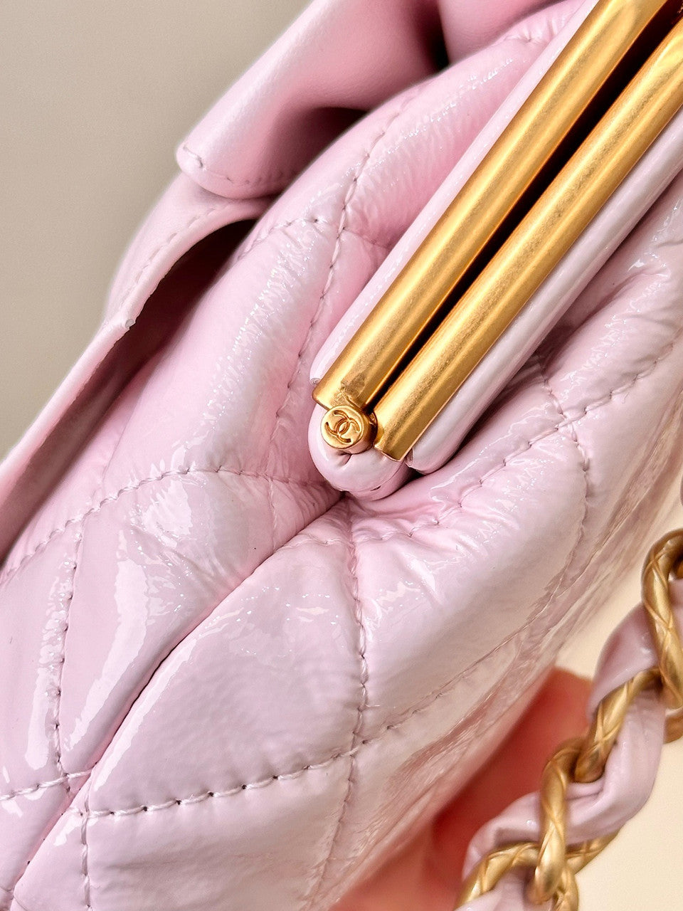 CHANEL HANDBAG WITH CHAIN PINK