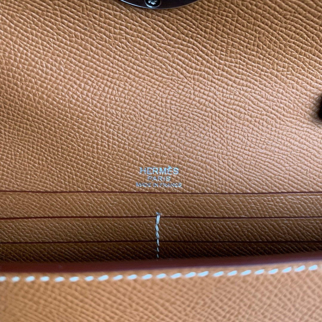 HERMÈS Chaine d'Ancre To Go wallet in Gold Epsom leather with Palladium hardware