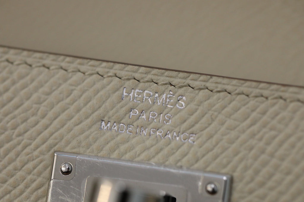 Kelly Pocket Compact wallet Craie