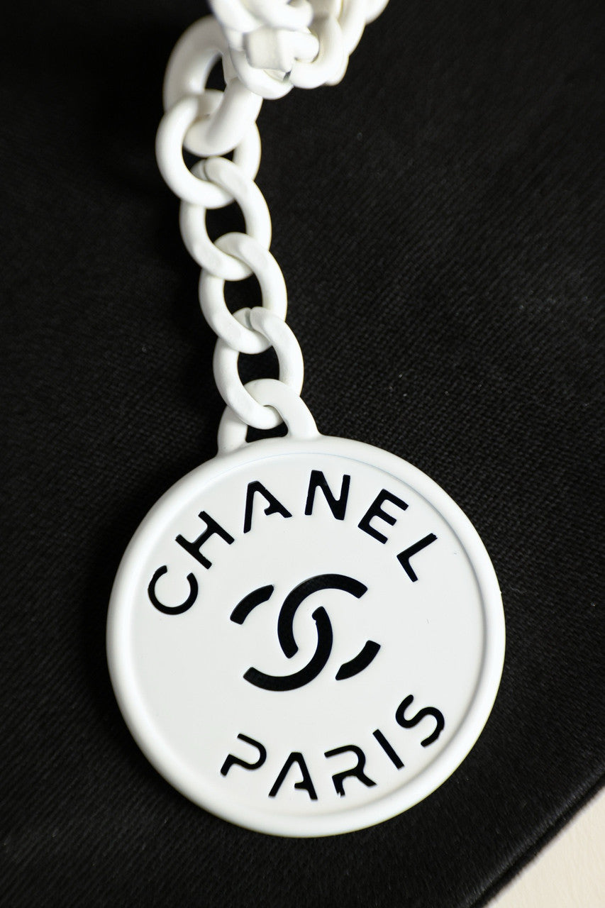 CHANEL 22 MINI HANDBAG SS2024 WHITE