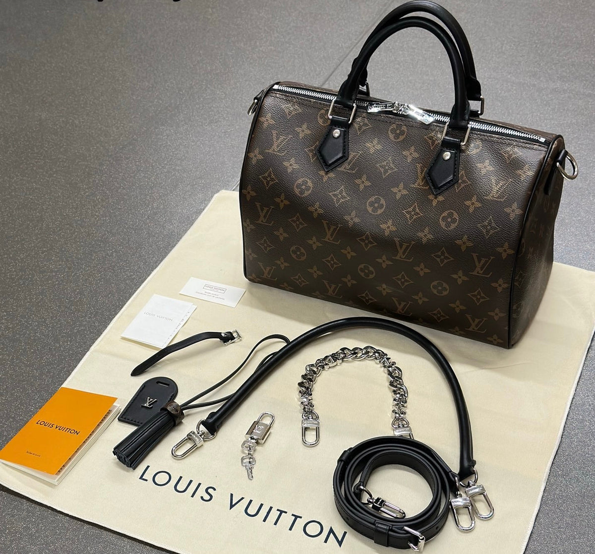 Louis Vuitton M12243 New Speedy Soft 30 Dark Bag