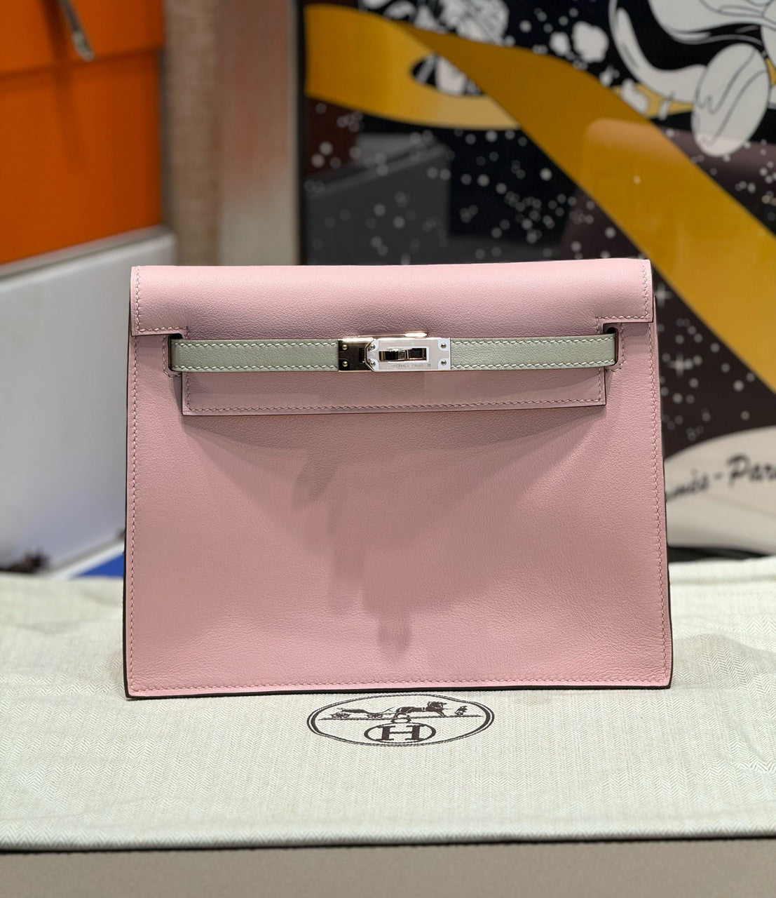 Hermes Horseshoe  09 Sakura Pink/ Craie Kelly Danse Bag Evercolour Leather Palladium Hardware