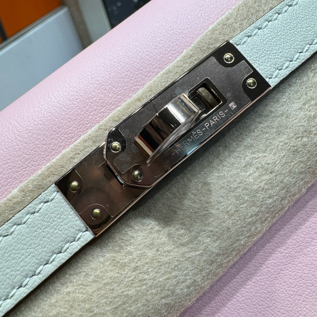 Hermes Horseshoe  09 Sakura Pink/ Craie Kelly Danse Bag Evercolour Leather Palladium Hardware