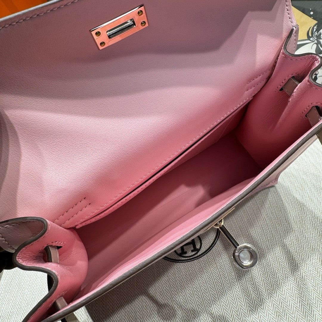 Hermes Horseshoe  09 Sakura Pink/ Craie Kelly Danse Bag Evercolour Leather Palladium Hardware