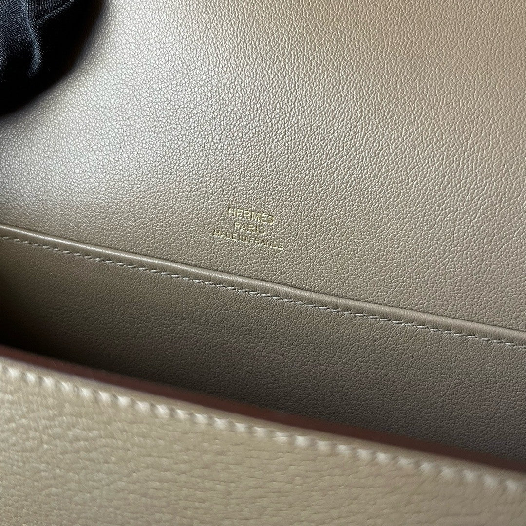Hermès Geta Etoupe Chevre Gold Hardware