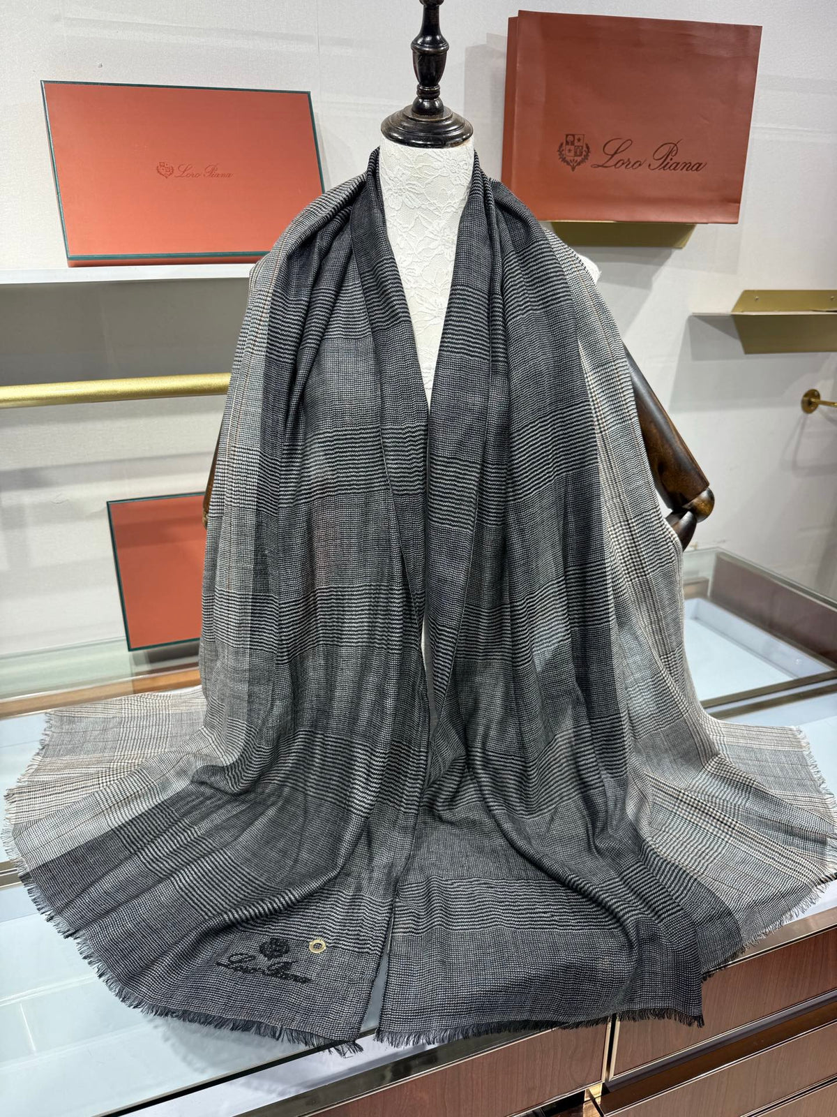 Loro Piana 100% Cashmere Striped Scarf – Three Colours Luxinvest Ltd
