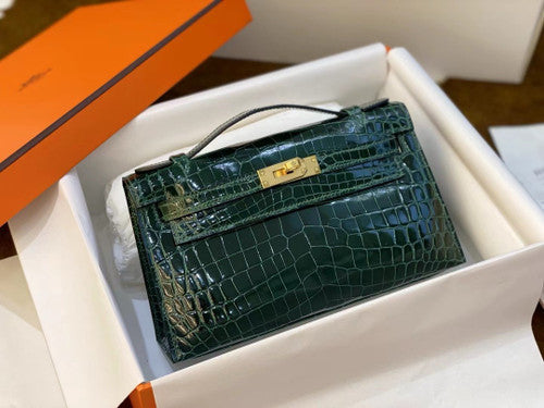 Copy of Hermès Shiny  Bordeaux  Alligator Kelly Pochette Gold Hardware Hermes