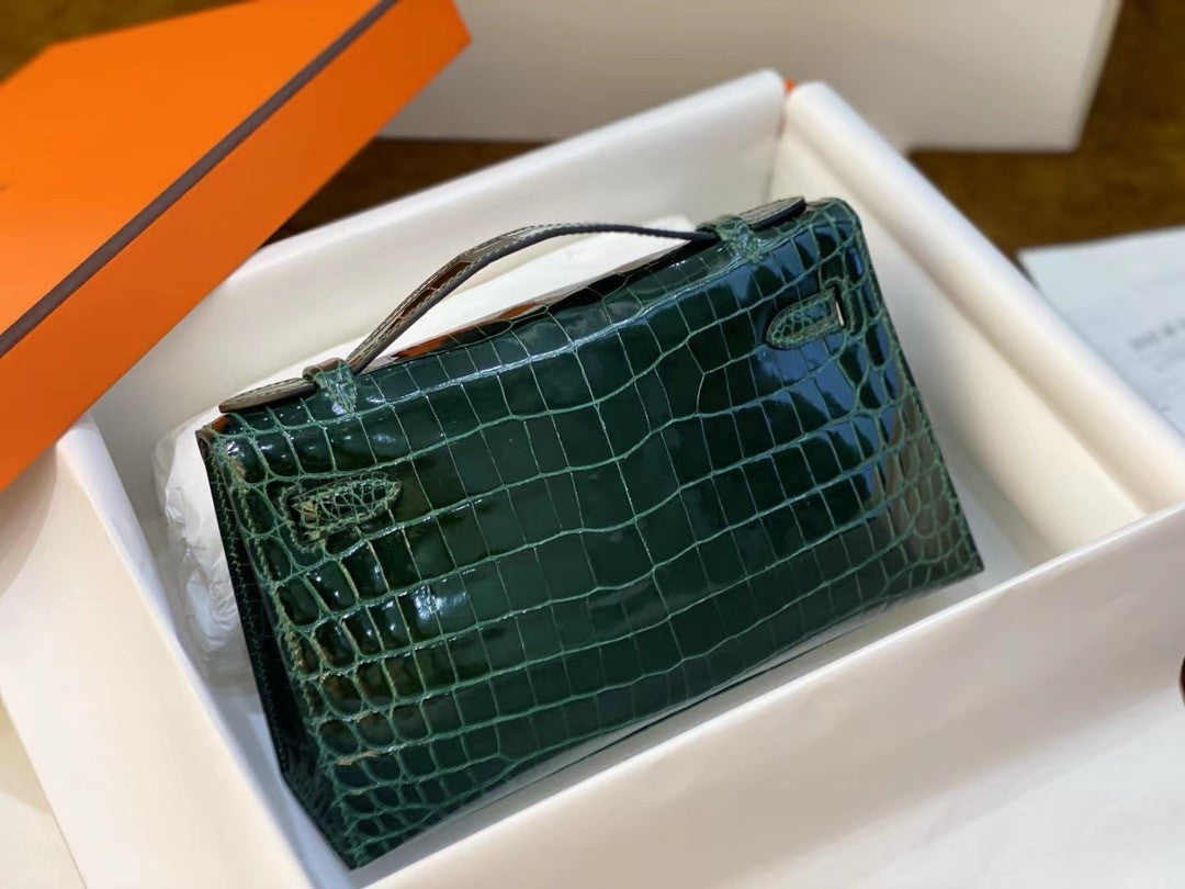 Copy of Hermès Shiny  Bordeaux  Alligator Kelly Pochette Gold Hardware Hermes