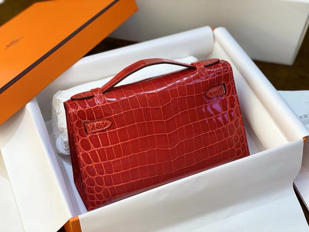 Hermès Shiny Red  Alligator Kelly Pochette Gold Hardware