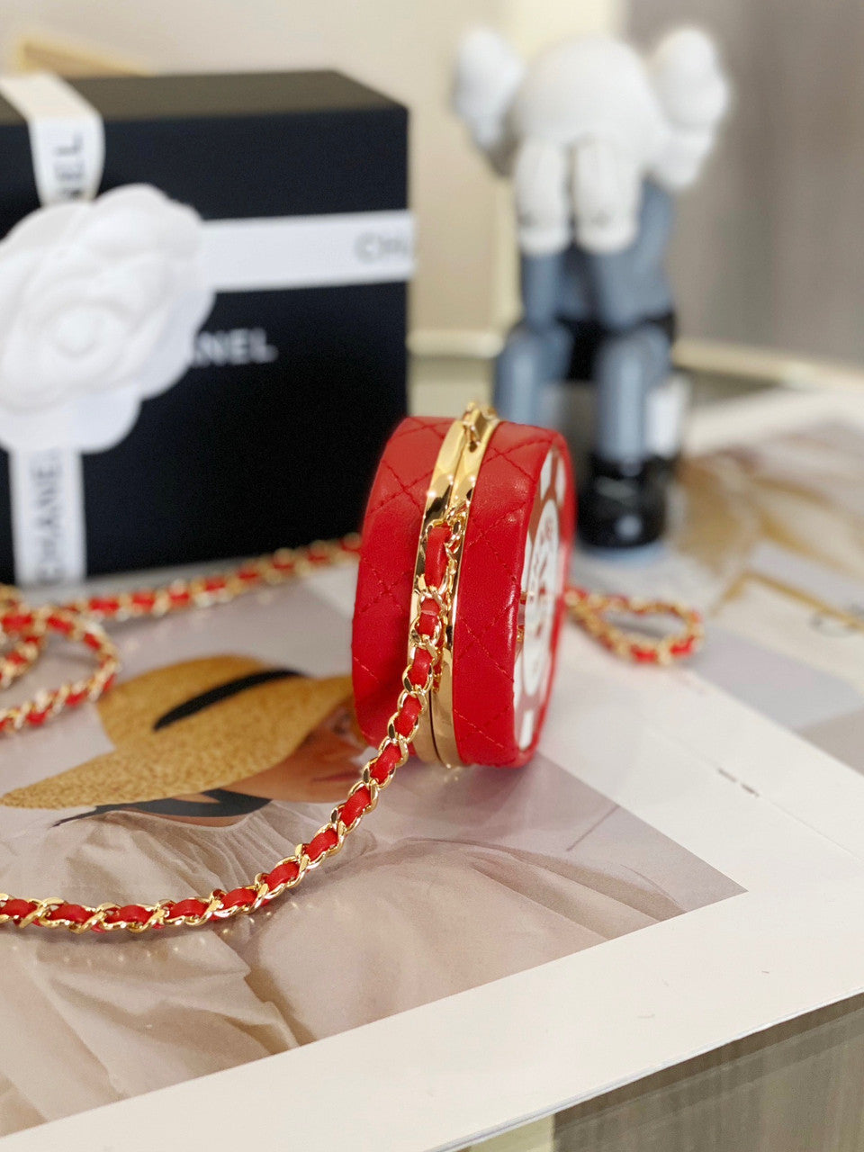 Chanel CLUTCH WITH CHAIN SS2023 Red
