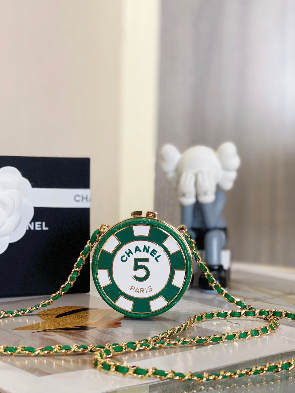 Chanel CLUTCH WITH CHAIN SS2023 Green