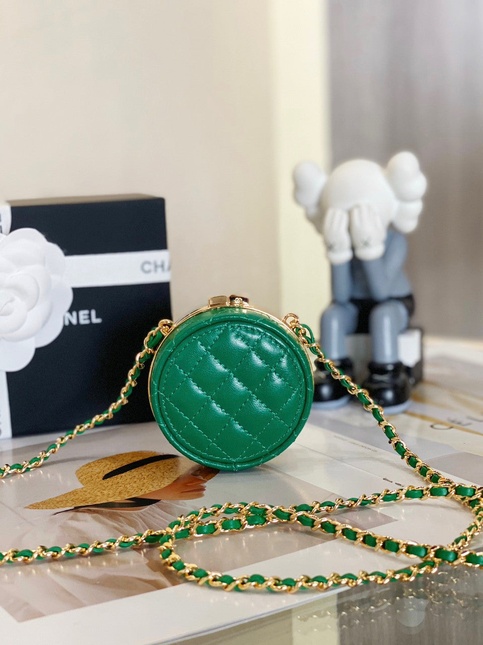 Chanel CLUTCH WITH CHAIN SS2023 Green