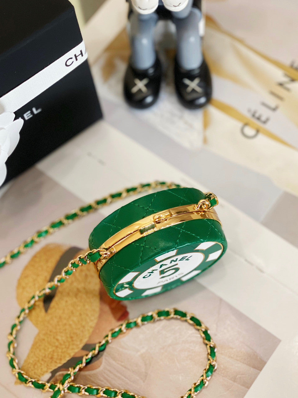 Chanel CLUTCH WITH CHAIN SS2023 Green