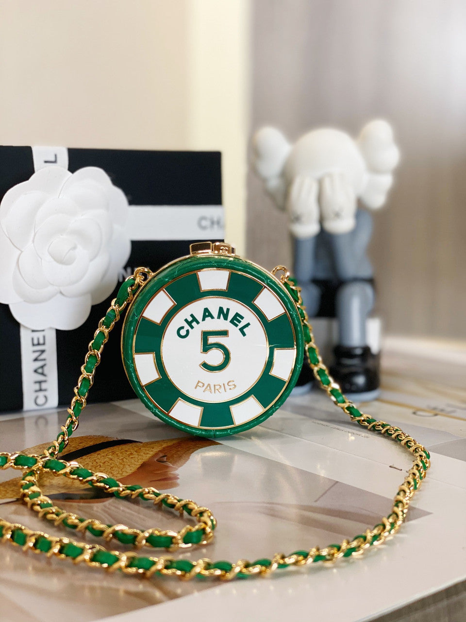 Chanel CLUTCH WITH CHAIN SS2023 Green