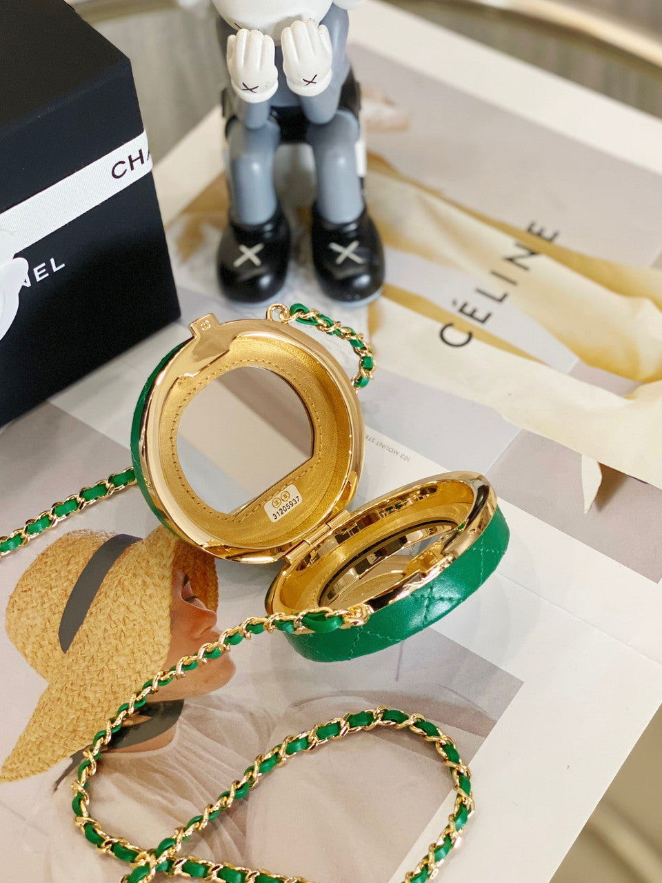 Chanel CLUTCH WITH CHAIN SS2023 Green