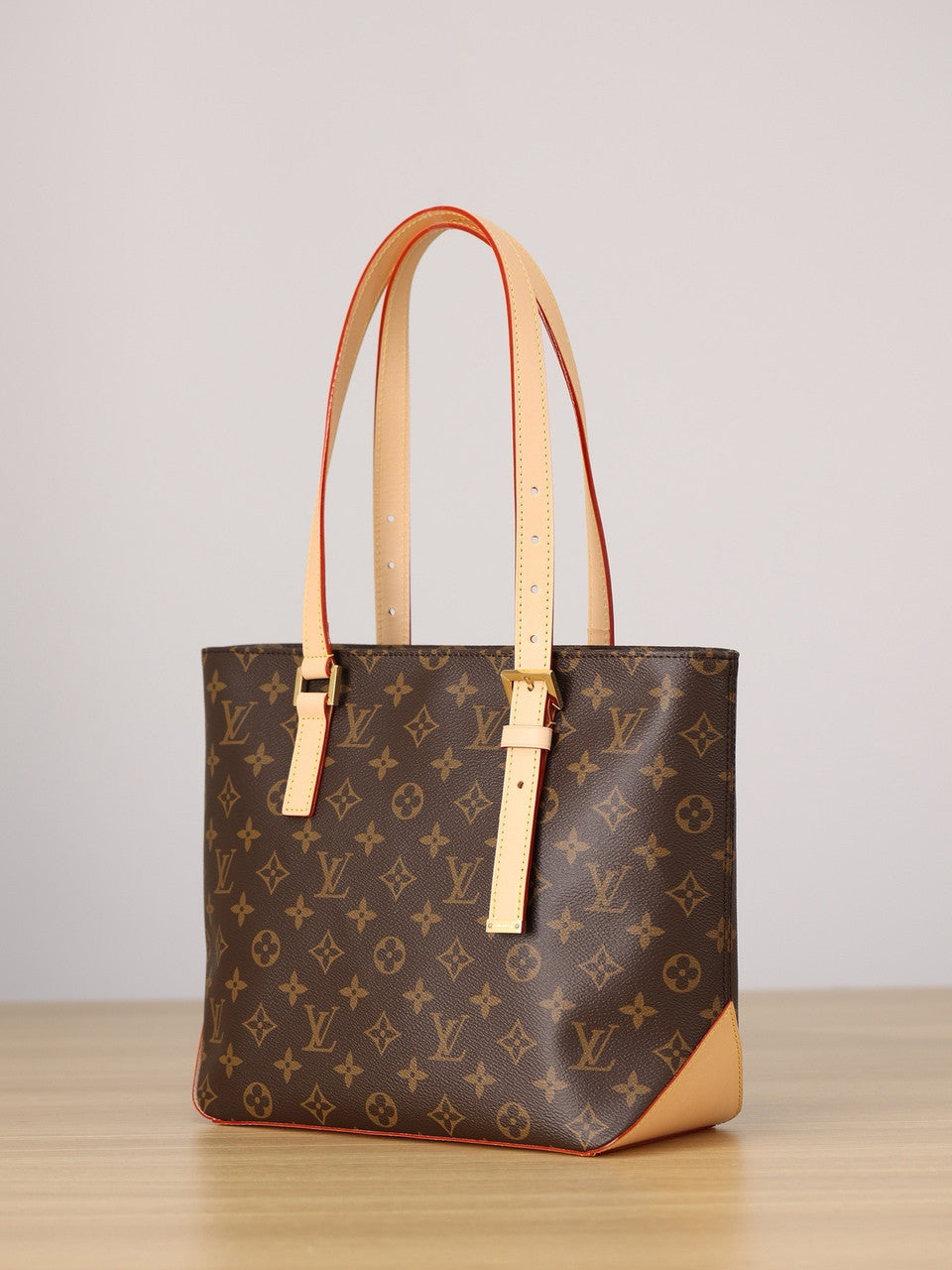 Louis Vuitton M12095 Piano