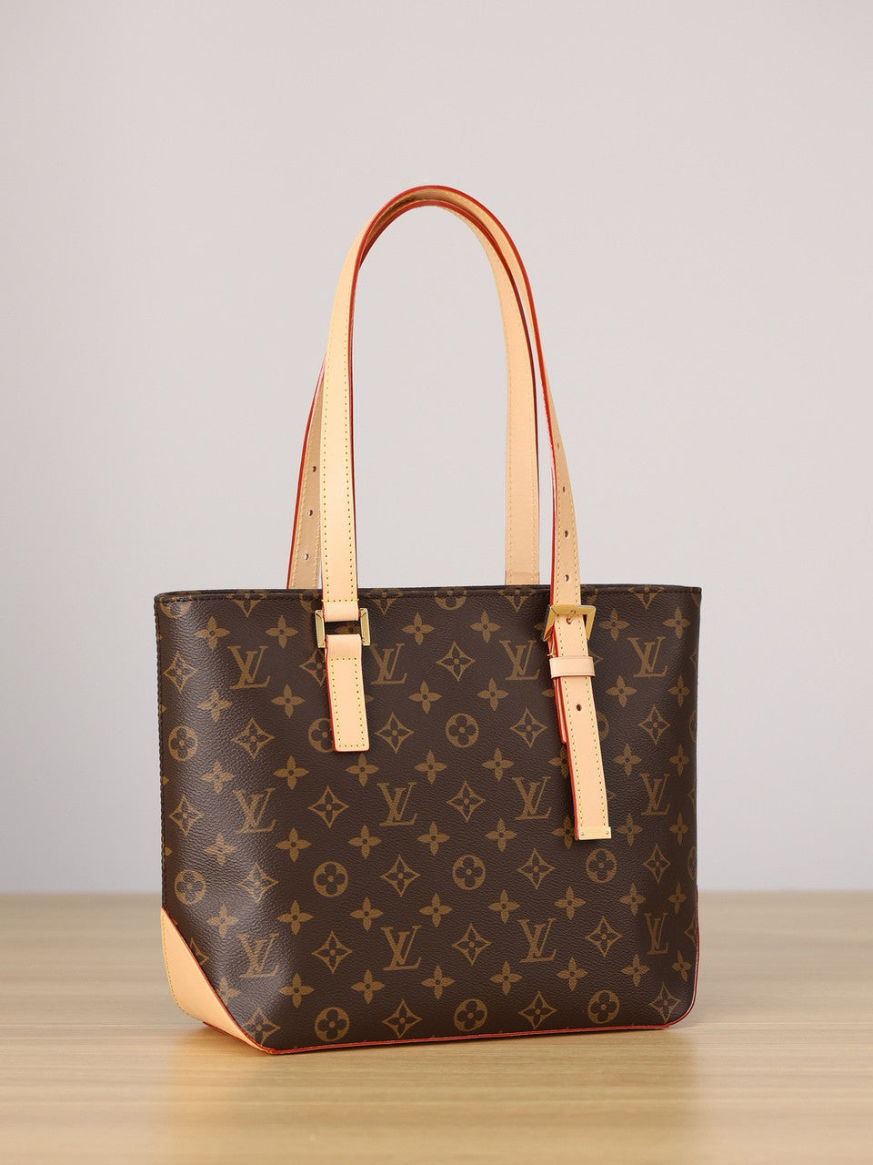 Louis Vuitton M12095 Piano