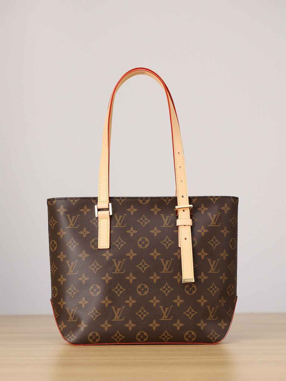 Louis Vuitton M12095 Piano